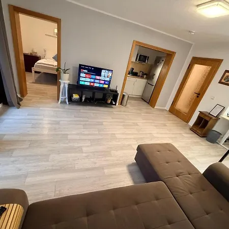 Ruhige Zentrale Mit Balkon, Uni Fusslaeufig *